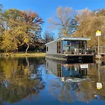 Bateau-hôtel Haveltaenzer - Exklusives Hausboot Am Templiner Mit Sauna & Sonnendeck