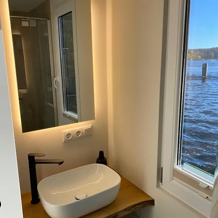Haveltaenzer - Exklusives Hausboot Am Templiner Mit Sauna & Sonnendeck